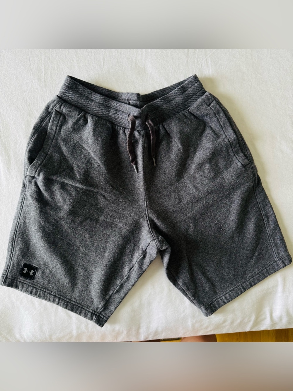 Under Armour Men's Dark Charcoal Shorts Medium Inseam 9”